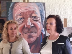 Loes Meeuwisse, collega Nathalie van Terheijden en Good old Ramses die een oogje in het zeil houdt
